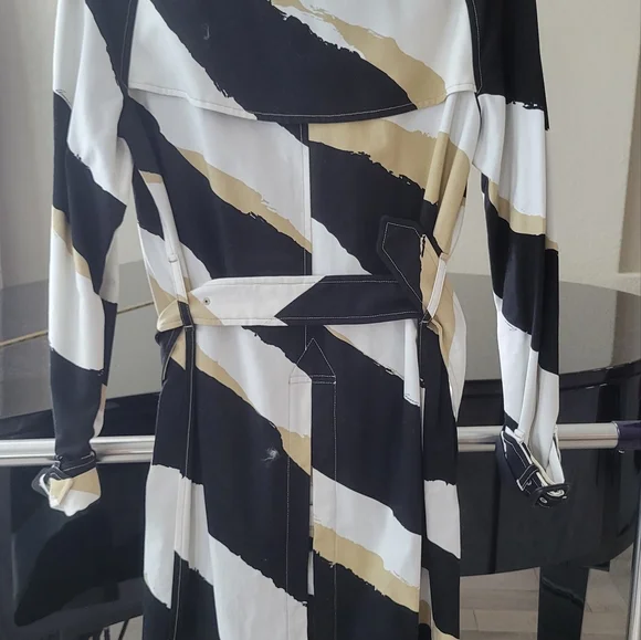 Black/White/Tan Black/White/Tan Zebra Pattern Printed Coat/Trench Coat - Picture 7 of 11
